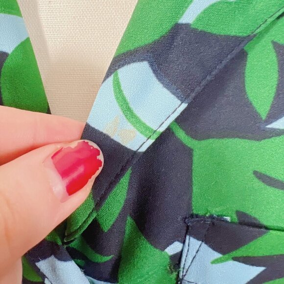 Walter Baker Valencia Dress in Green Short Sleeve Button Up Leaf Print Size M - Picture 11 of 13